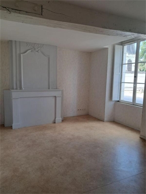 t3 à la location -   37120  CHAMPIGNY SUR VEUDE, surface 70 m2 location t3 - UBI479137019